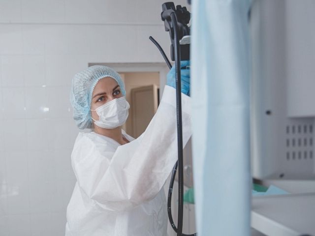 GI nurse preparing for procedure